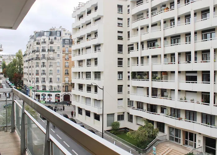 Bright In The Heart Of * 파리